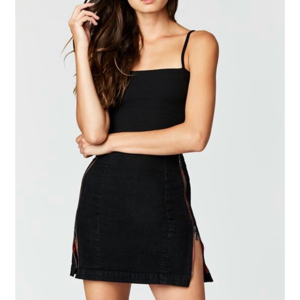 Size 24 Carmar Margery Double Side Contrast Skirt